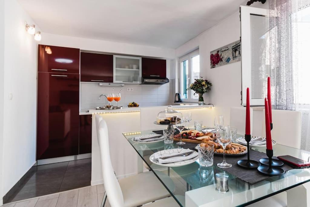 Holiday Home Marina-Renovated House In City Center Rogoznica  Zewnętrze zdjęcie